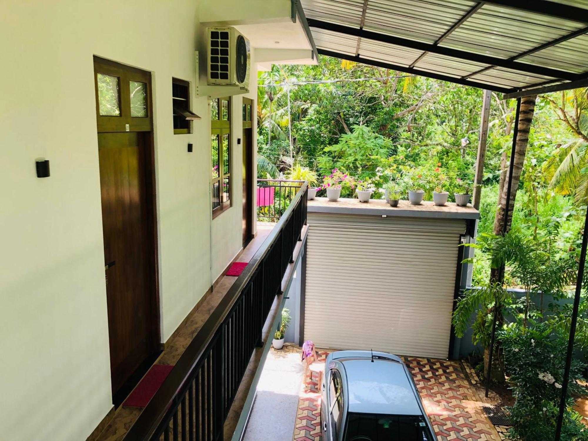Devon Surf . Inn - Hiriketiya Dikwella Exterior foto