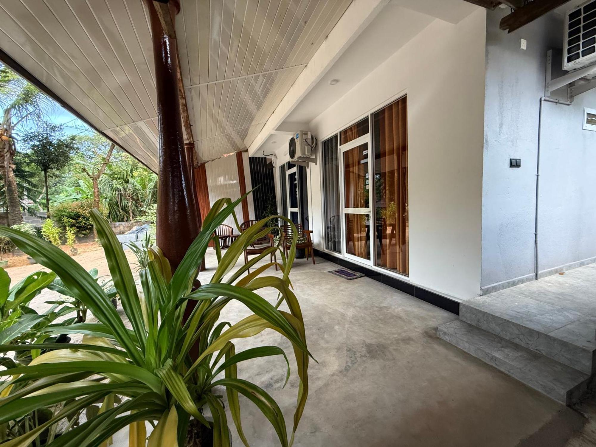 Devon Surf . Inn - Hiriketiya Dikwella Exterior foto